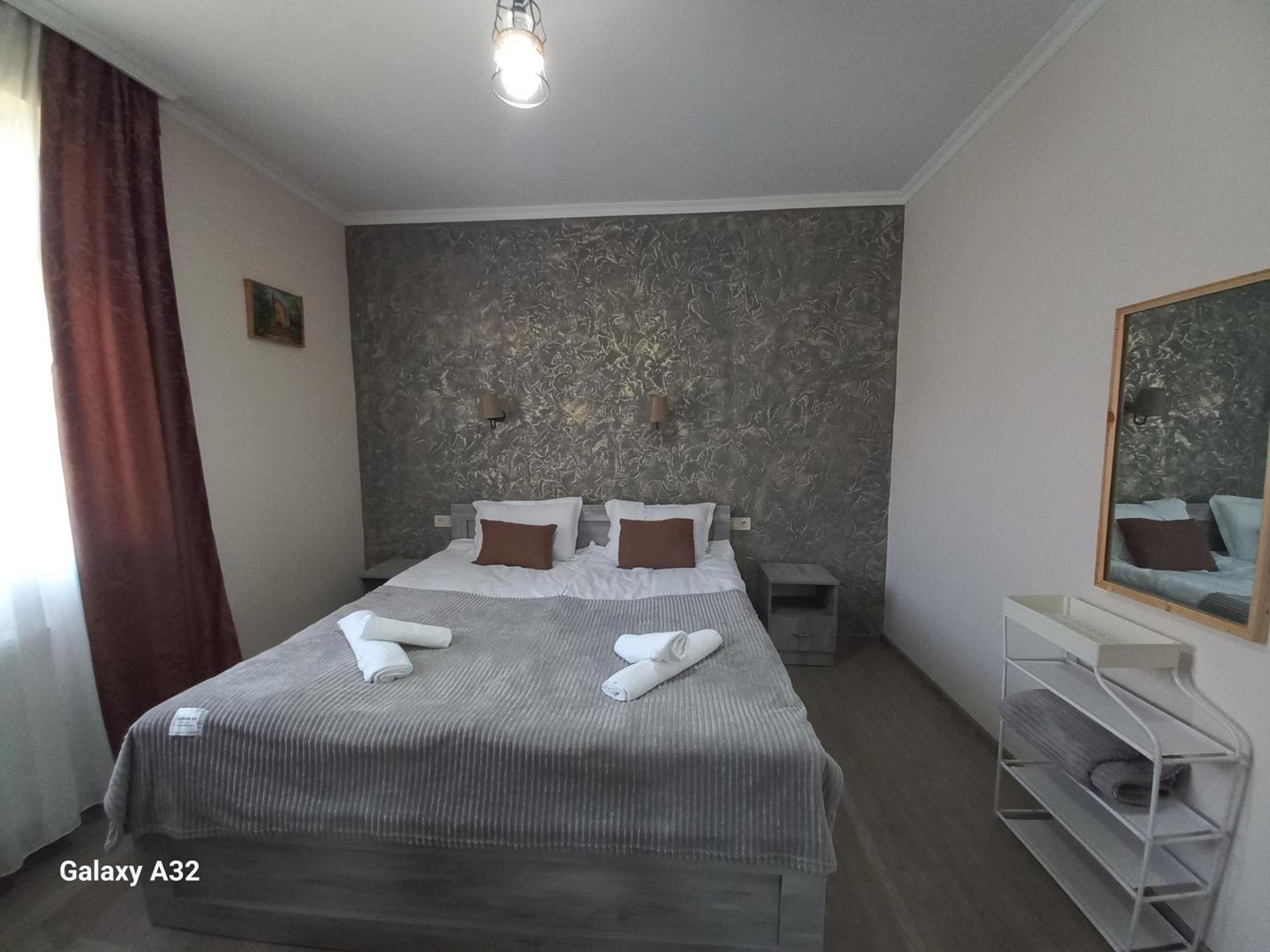 Hotel Ninama Mestia Habitación foto